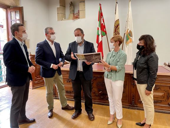El Alcalde Txomin Sagarzazu propone que la ampliación del Parque Tecnológico de Miramon se ubique en los terrenos de Zubieta en Hondarribia