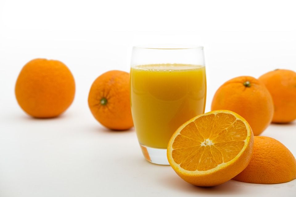 ¿Hay razones para eliminar el zumo de naranja del desayuno?